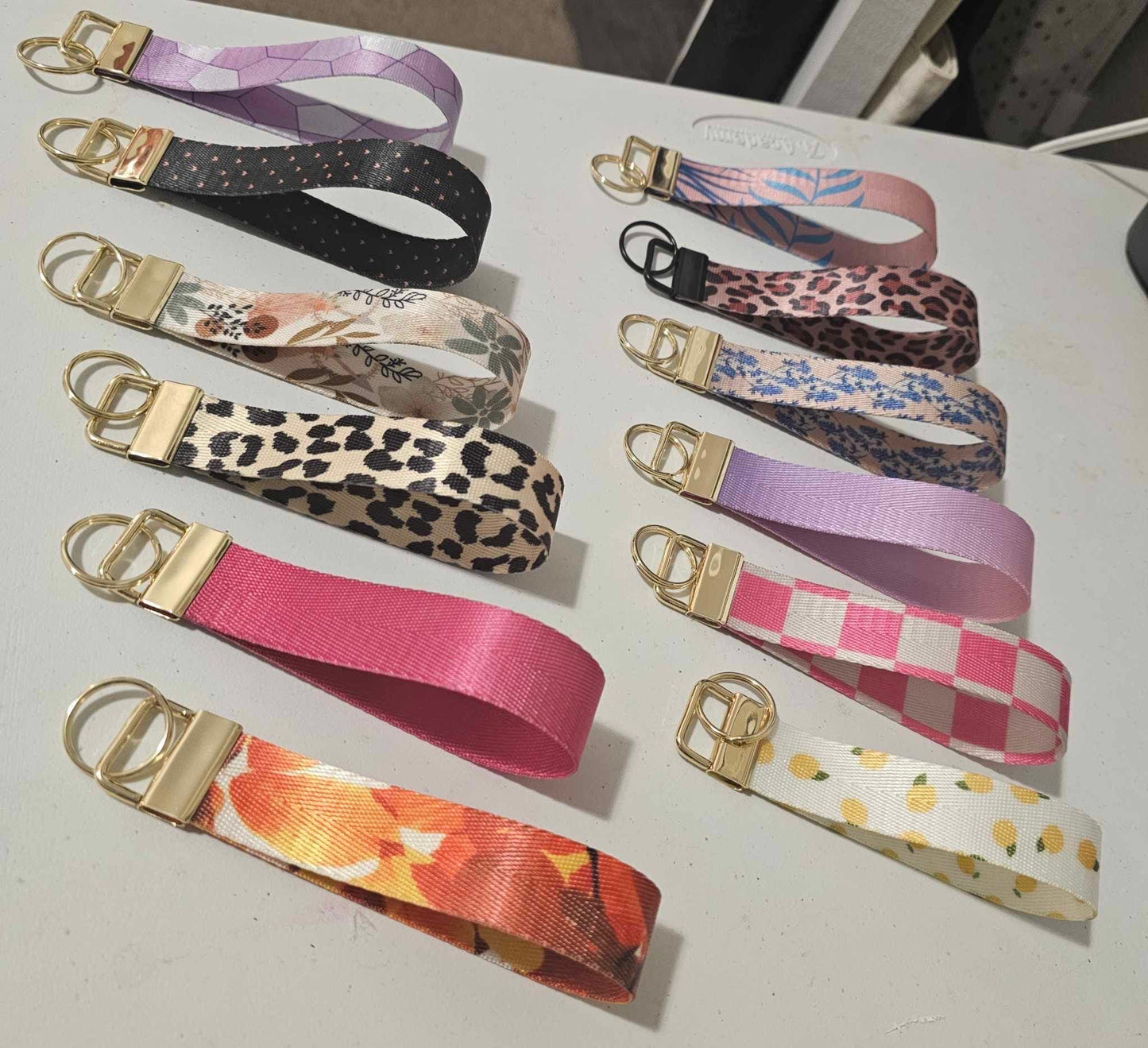 Handmade Keychain Wristlets Keychain Accessories Mom Daughter Friend Gift Various Designs Spring Summer Pink Leopard