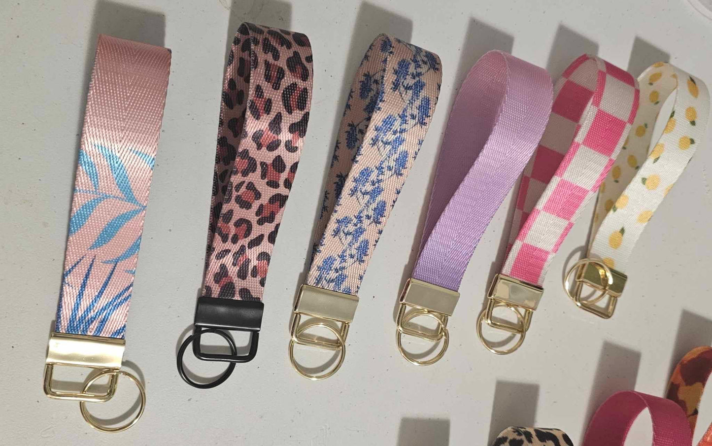 Handmade Keychain Wristlets Keychain Accessories Mom Daughter Friend Gift Various Designs Spring Summer Pink Leopard
